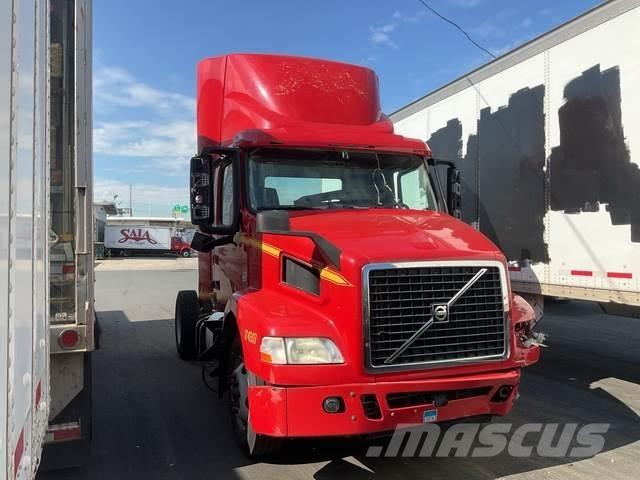 Volvo VNM42T Trekkers