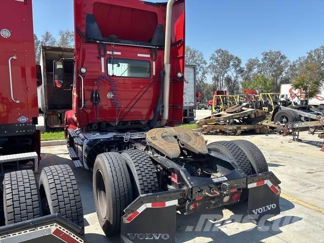 Volvo VNM42T Trekkers