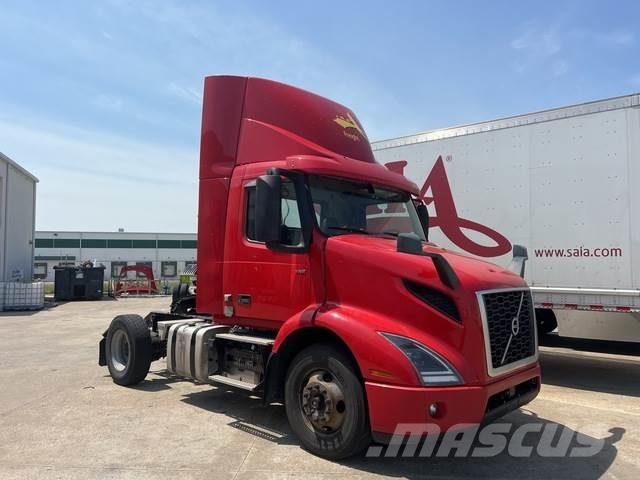 Volvo VNM42T Trekkers