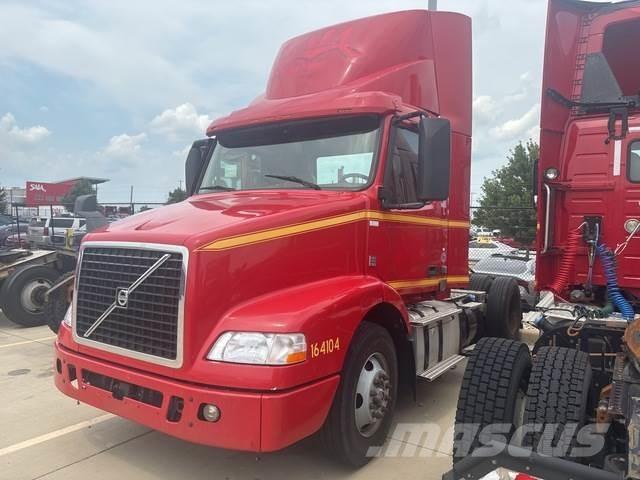Volvo VNM42T Trekkers