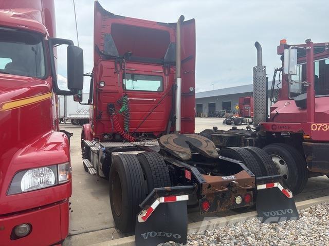 Volvo VNM42T Trekkers