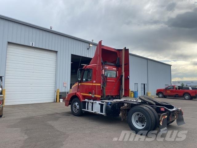 Volvo VNM42T Trekkers