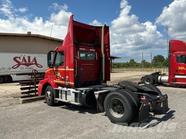 Volvo VNM42T Trekkers
