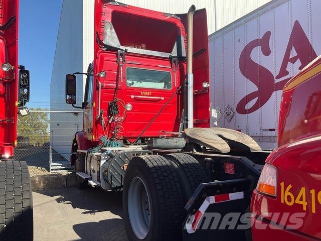 Volvo VNM42T Trekkers