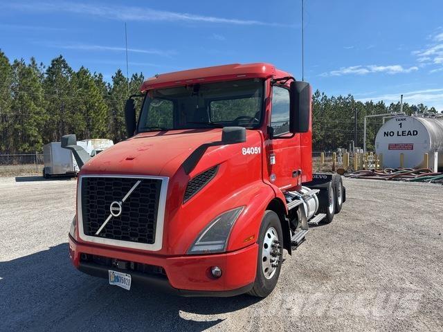 Volvo VNR Trekkers