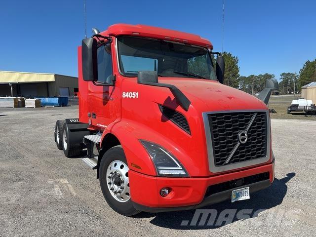 Volvo VNR Trekkers