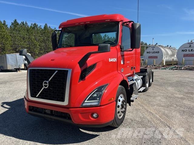 Volvo VNR Trekkers