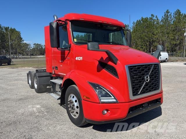 Volvo VNR Trekkers