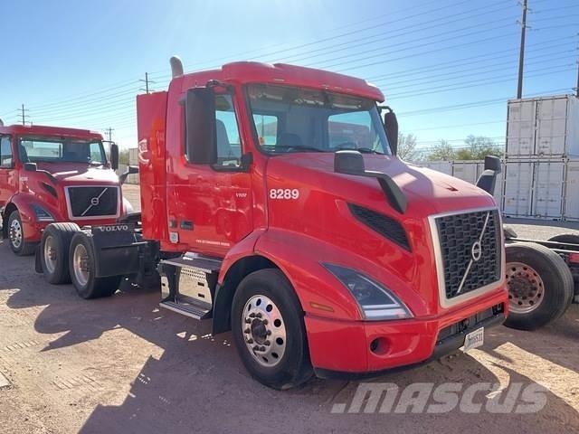 Volvo VNR Trekkers