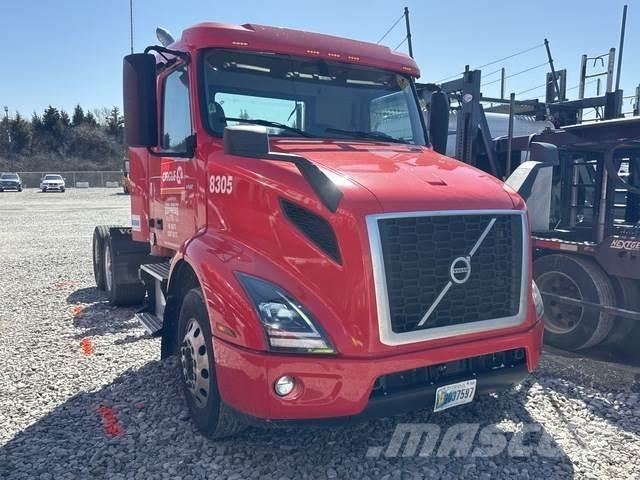 Volvo VNR Trekkers