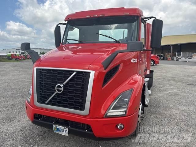 Volvo VNR Trekkers
