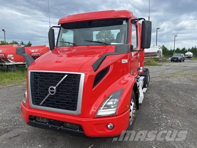 Volvo VNR Trekkers