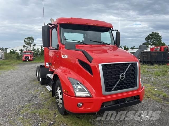 Volvo VNR Trekkers