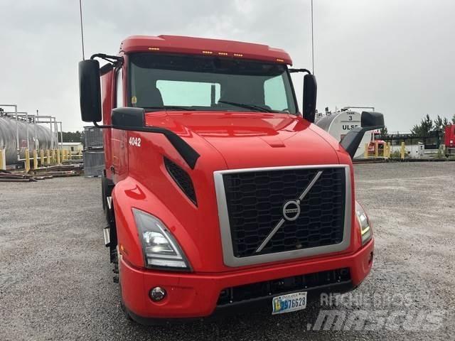 Volvo VNR Trekkers
