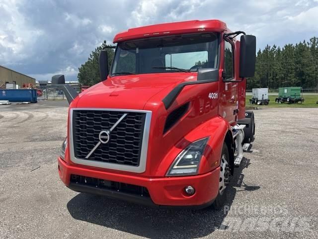 Volvo VNR Trekkers