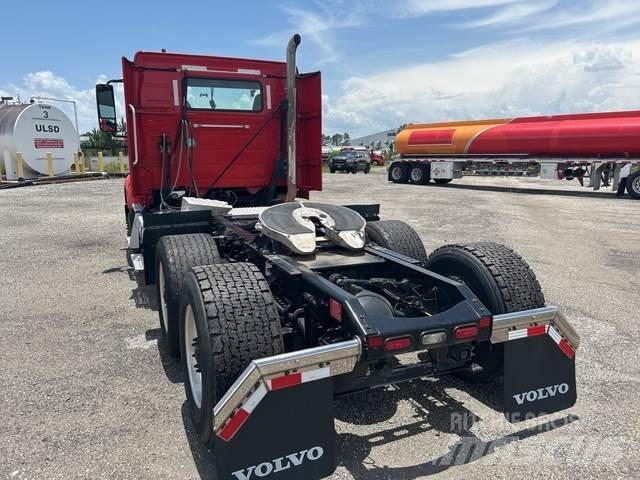 Volvo VNR Trekkers
