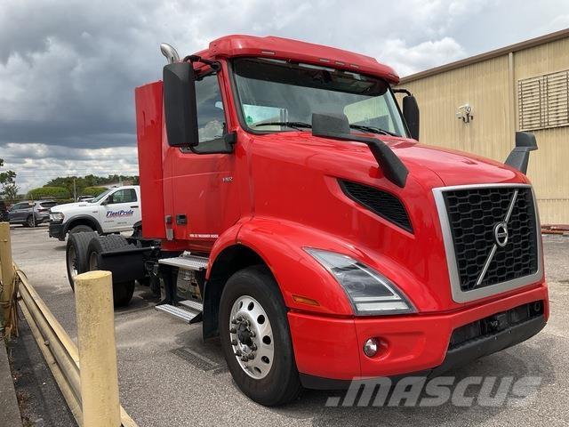 Volvo VNR Trekkers