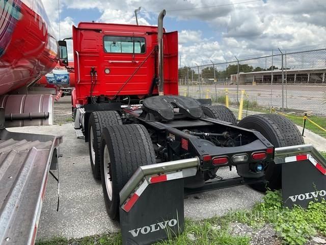 Volvo VNR Trekkers
