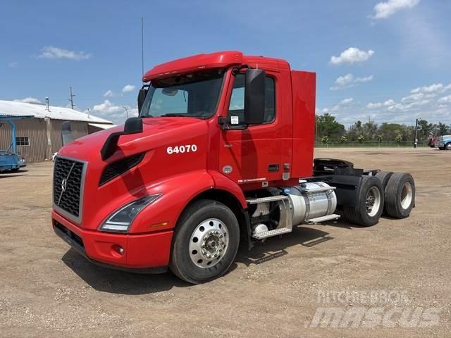Volvo VNR Trekkers