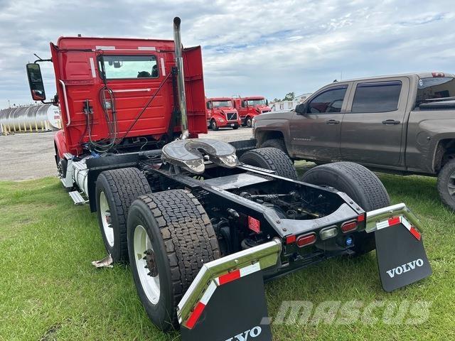 Volvo VNR Trekkers