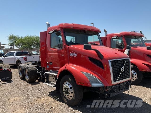 Volvo VNR Trekkers