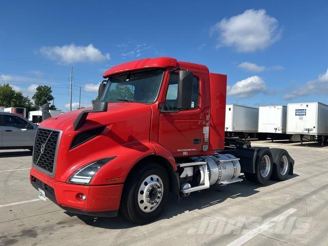 Volvo VNR Trekkers