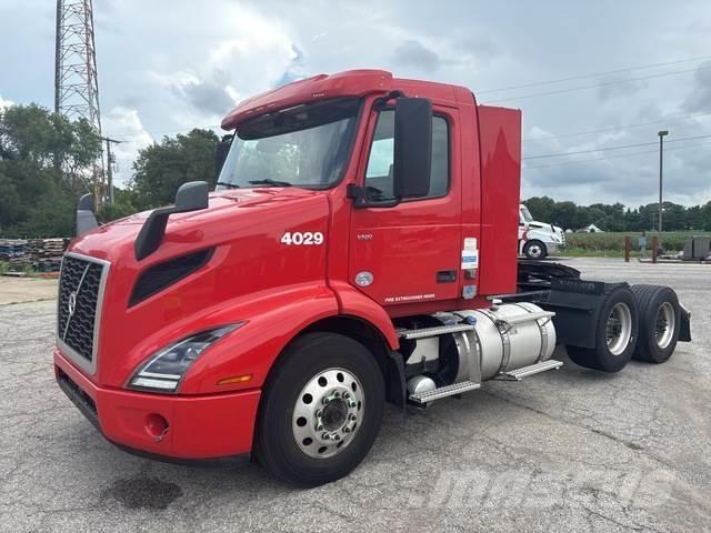 Volvo VNR Trekkers