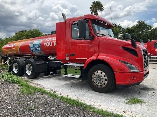 Volvo VNR Trekkers
