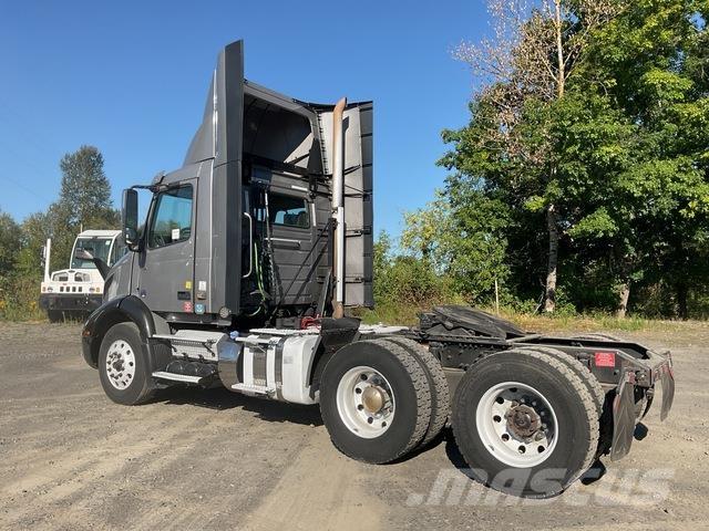 Volvo VNR Trekkers