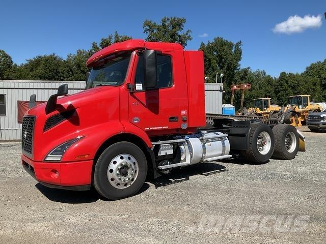 Volvo VNR Trekkers