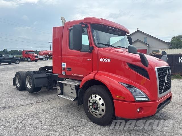 Volvo VNR Trekkers