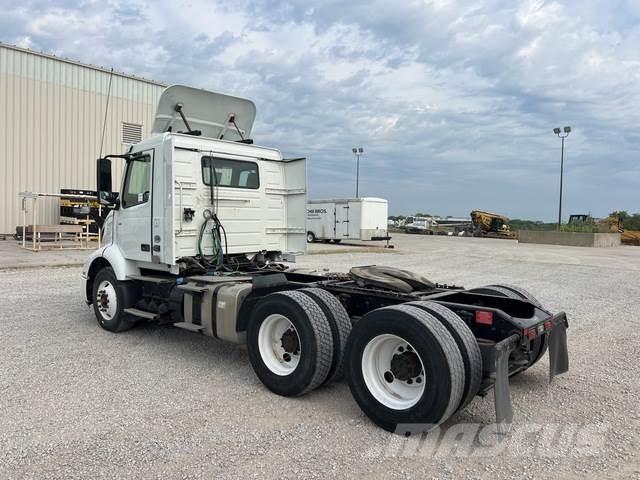 Volvo VNR64300 Trekkers