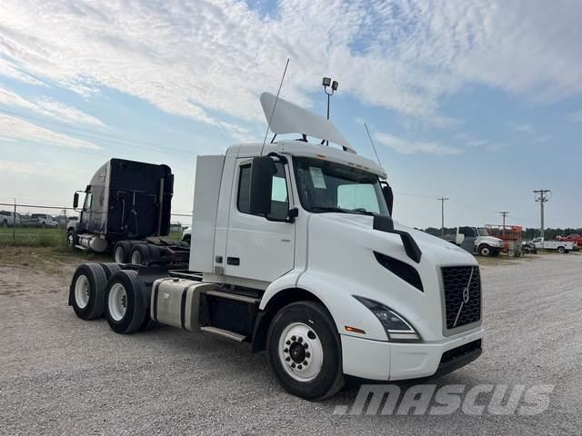 Volvo VNR64300 Trekkers