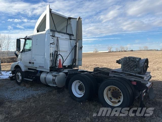 Volvo VNR64T Trekkers