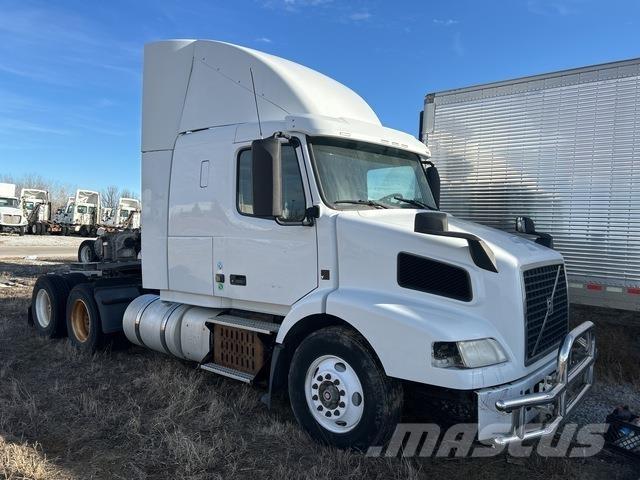 Volvo VNR64T Trekkers