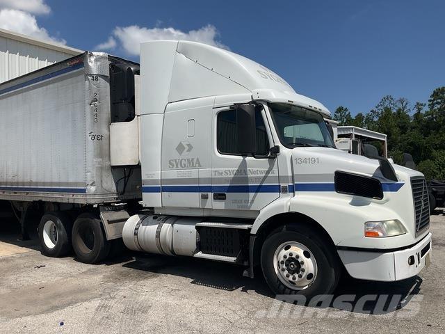 Volvo VNR64T Trekkers