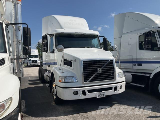 Volvo VNR64T Trekkers