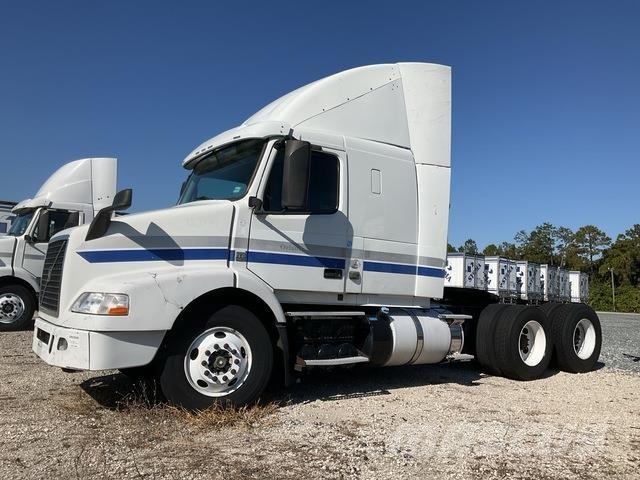 Volvo VNR64T Trekkers