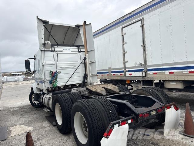 Volvo VNR64T Trekkers