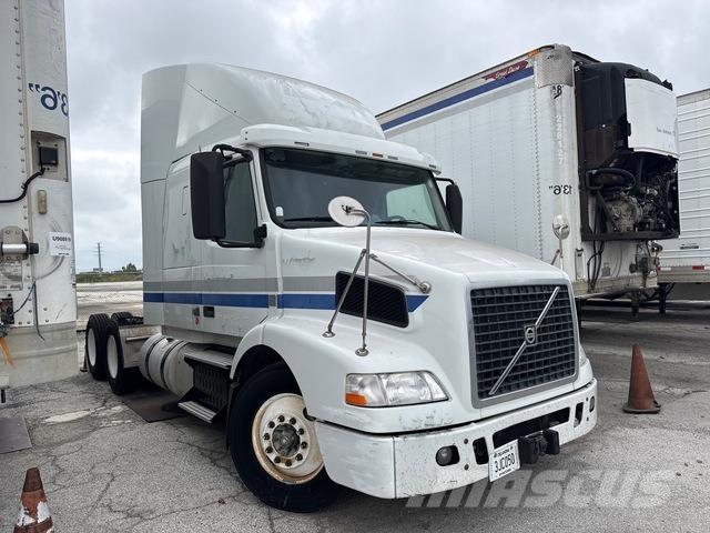 Volvo VNR64T Trekkers