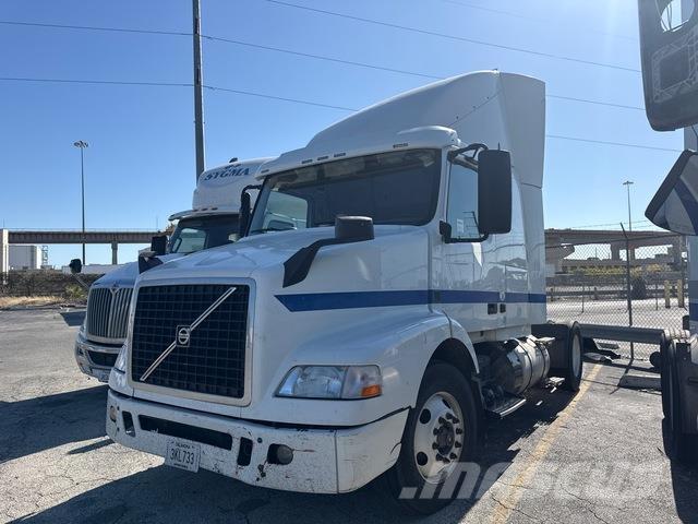 Volvo VNR64T Trekkers