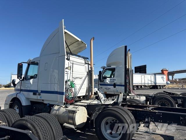 Volvo VNR64T Trekkers