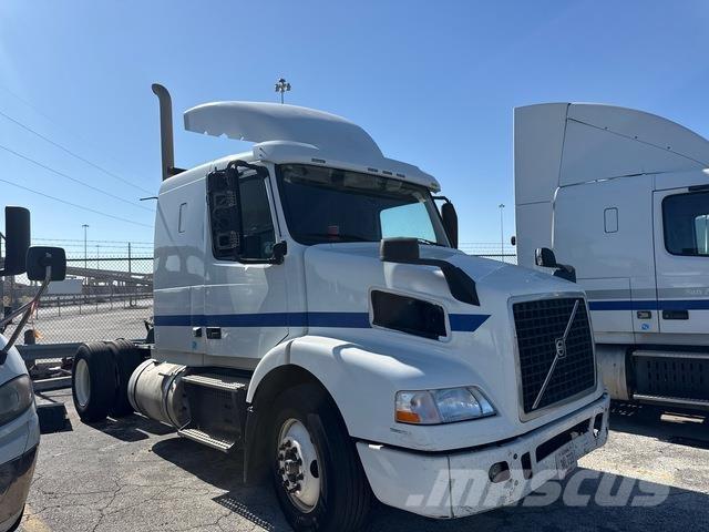 Volvo VNR64T Trekkers