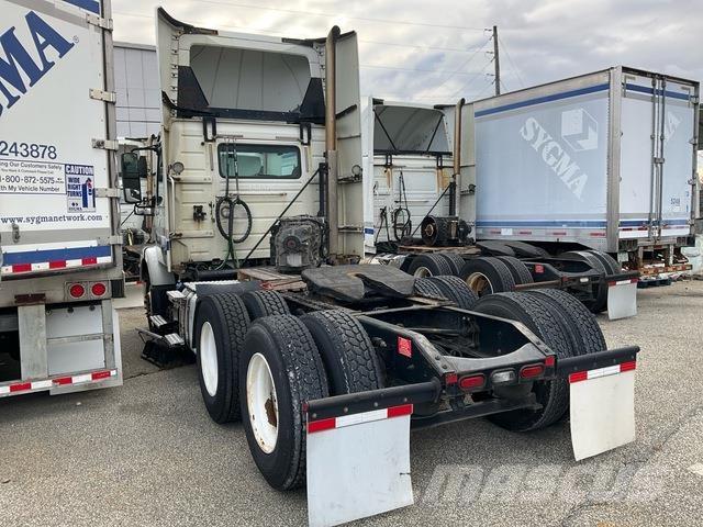 Volvo VNR64T Trekkers