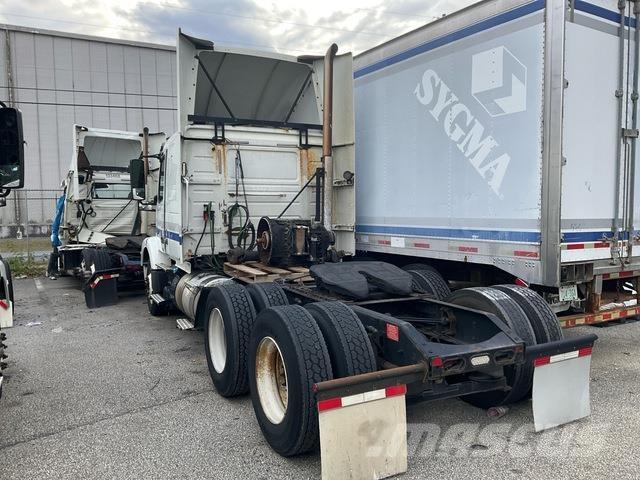 Volvo VNR64T Trekkers