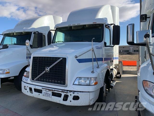 Volvo VNR64T Trekkers