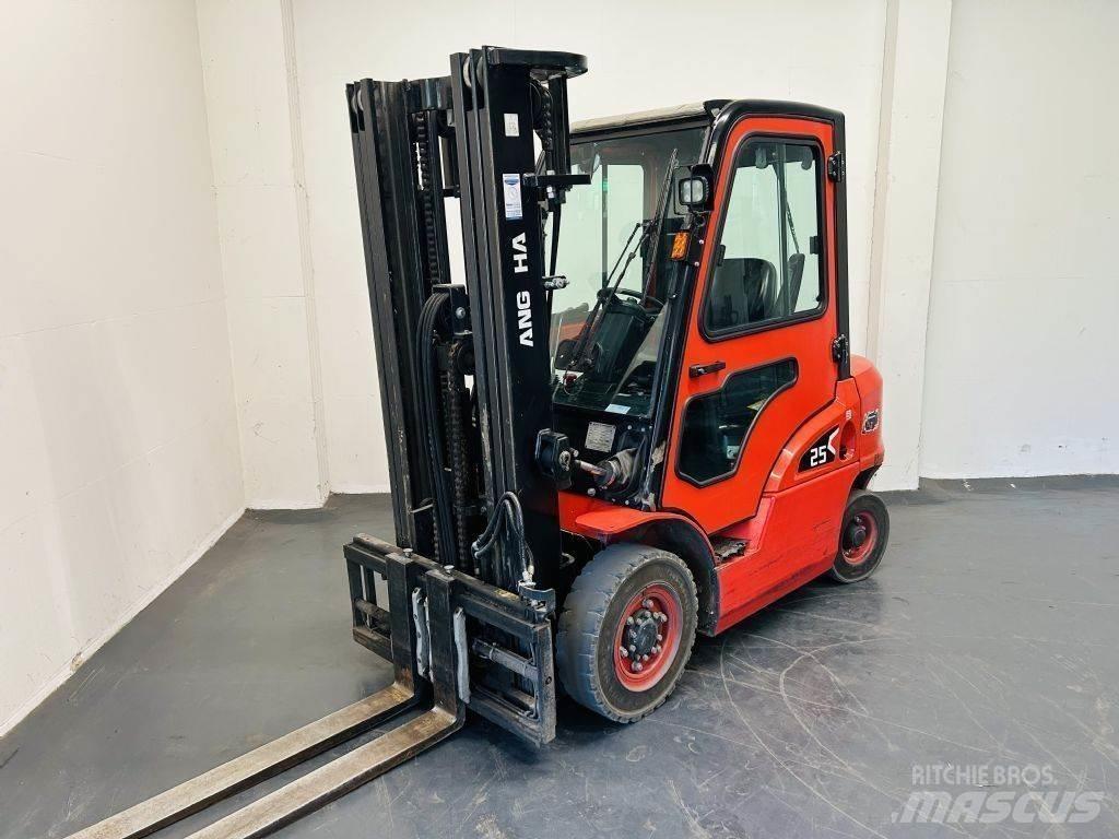 Hangcha CPCD25-XRW92F Diesel heftrucks