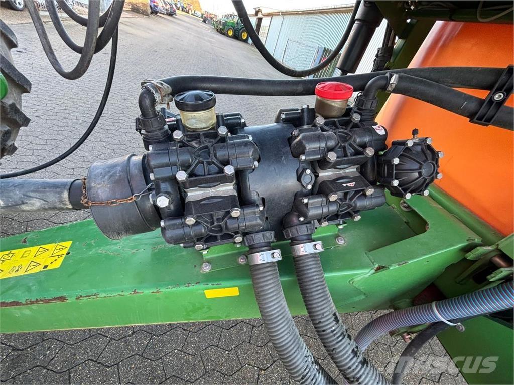 Amazone UX6200 Getrokken spuitmachines