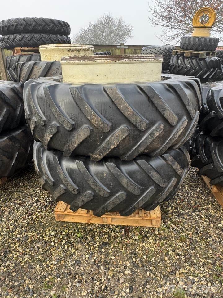 AP 620/70X42 Banden, wielen en velgen