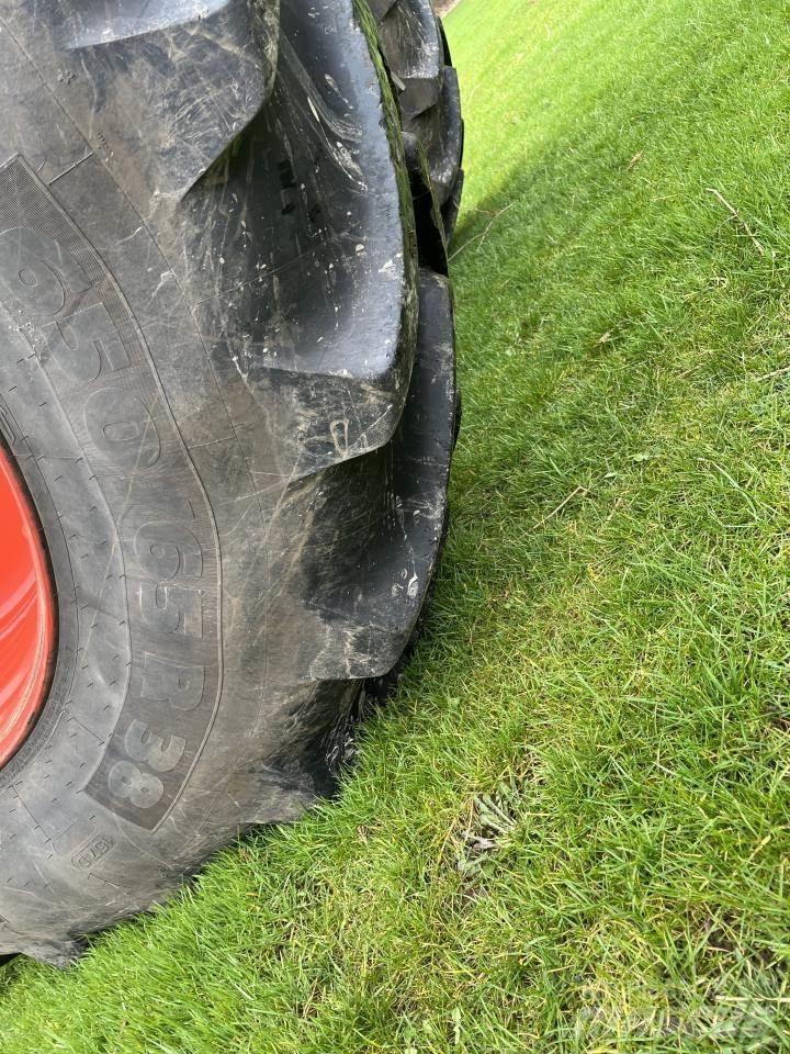 CLAAS ARION 640 Tractoren